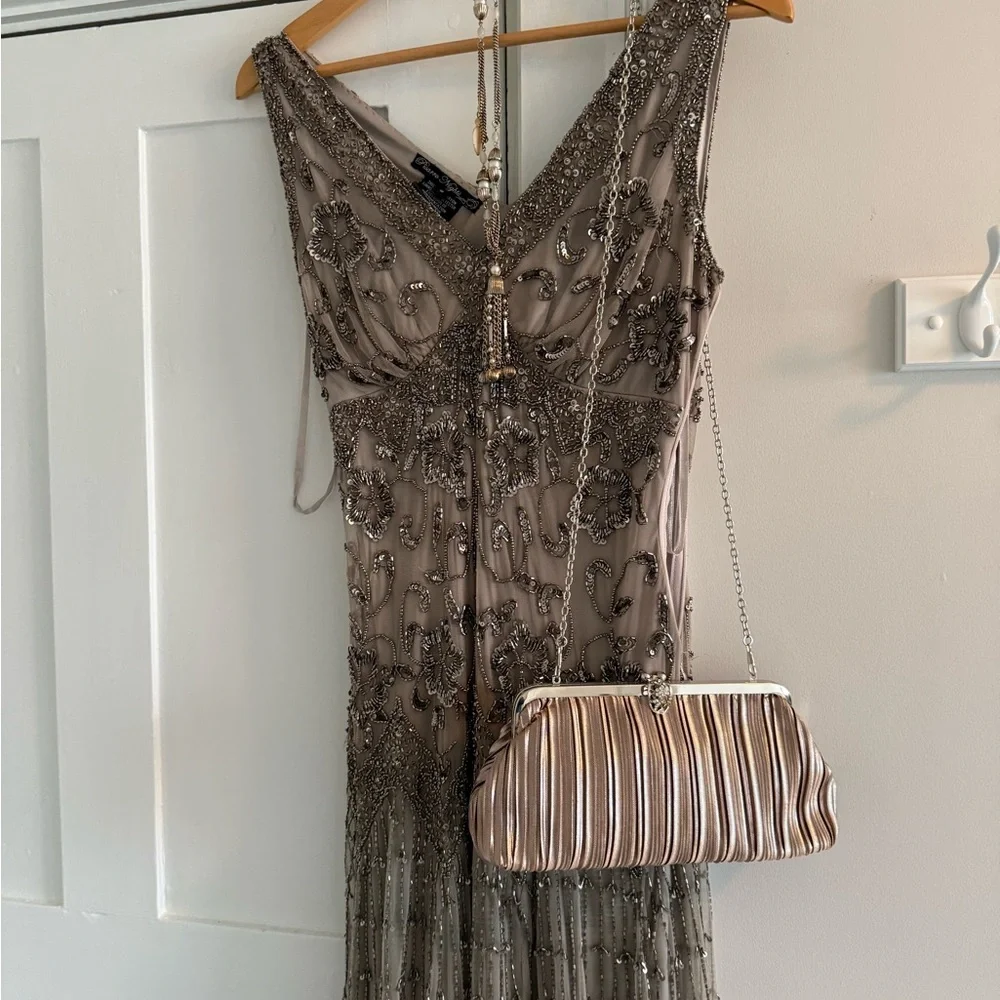 Mother of the Bride/Groom Gown - PisarroNights Size 8. - Picture 3 of 12